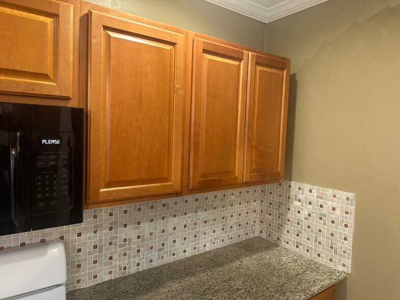 More Photos Of 150 W Stadium Dr, Stockton Apartments For Sale