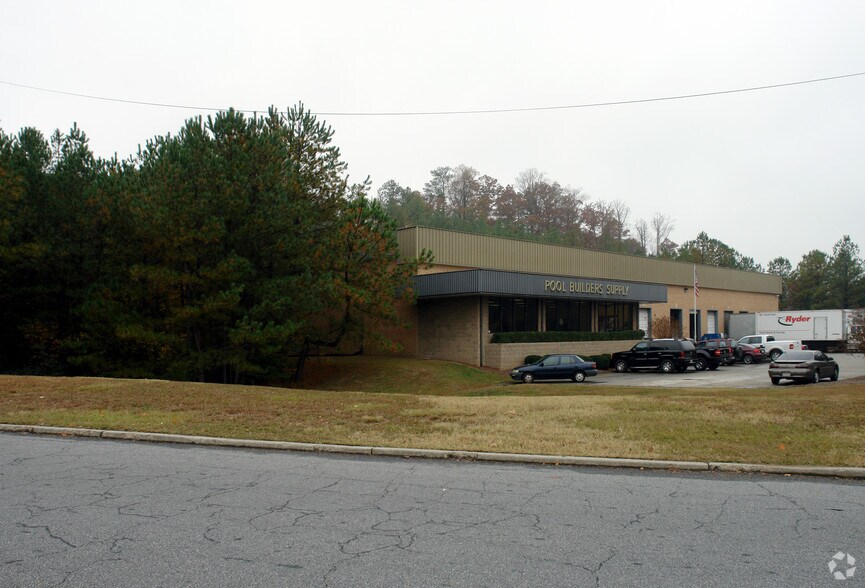 More Photos Of 6480 Best Friend Rd, Norcross Showroom For Lease