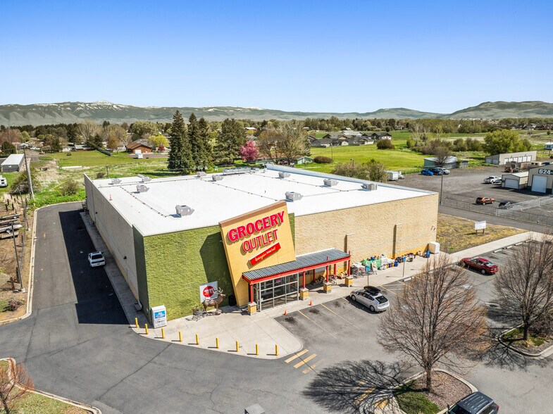 Primary Photo Of 11301 Island Ave, Island City Supermarket For Sale