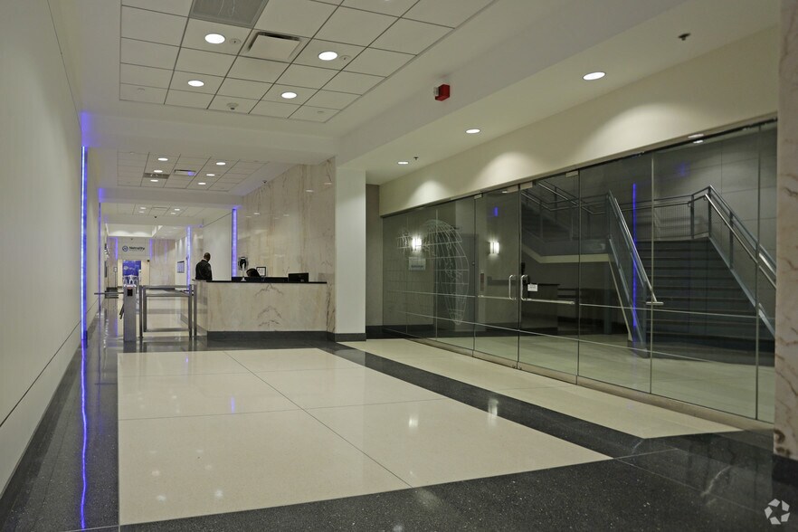 More Photos Of 401 N Broad St, Philadelphia Industrial For Lease