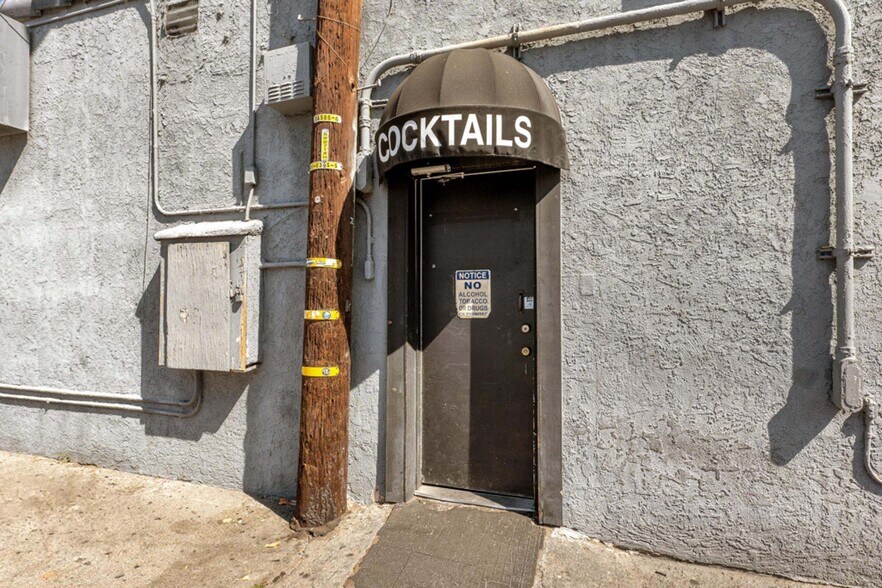 More Photos Of 7214 Sepulveda Blvd, Van Nuys Bar For Sale