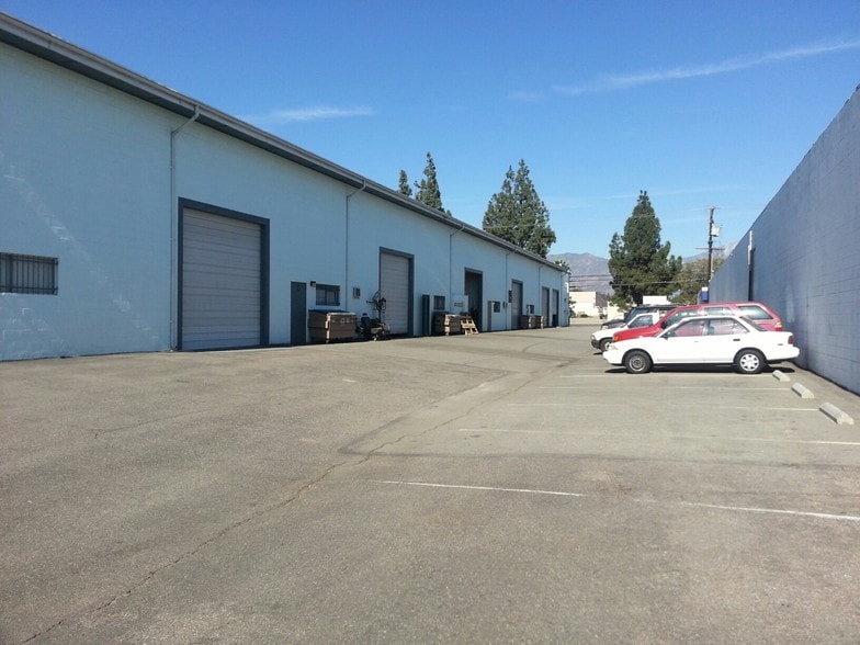 More Photos Of 1339-1341 W Brooks St, Ontario Warehouse For Lease