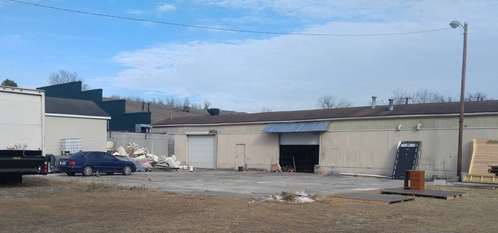 More Photos Of 10 Dooley Ave, Savannah Warehouse For Lease