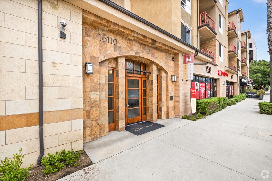 More Photos Of 16110 Ventura Blvd, Encino Apartments For Lease