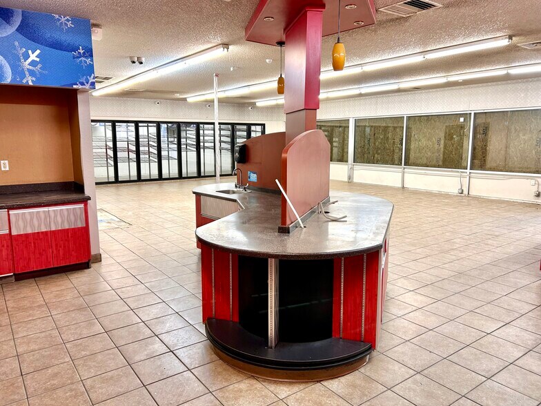 More Photos Of 4603 W Yellowstone Hwy, Mills General Retail For Sale