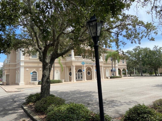 More Photos Of 201 Center Rd, Venice Office For Sale