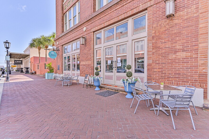 More Photos Of 2425 Strand St, Galveston Restaurant For Sale