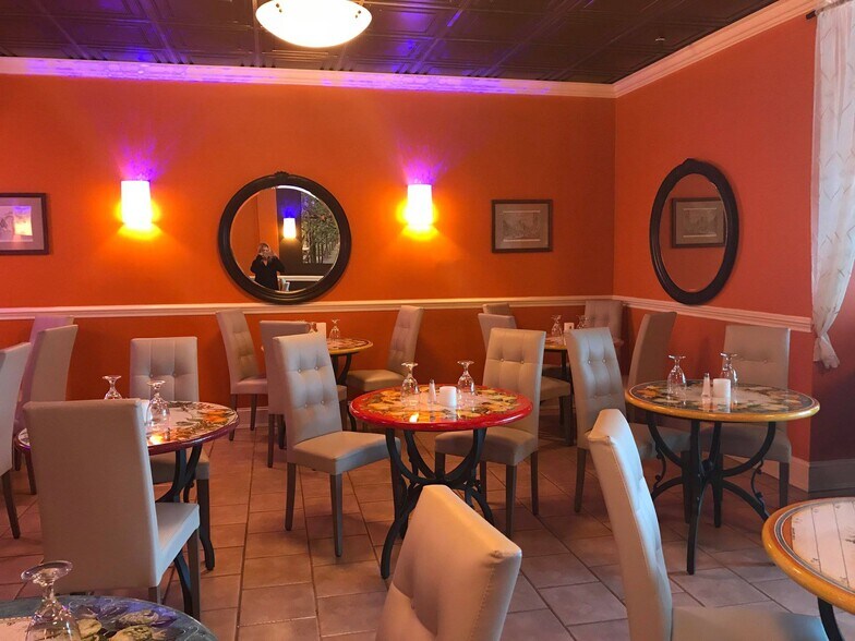 More Photos Of 142 Old Ridgefield Rd, Wilton Storefront For Lease