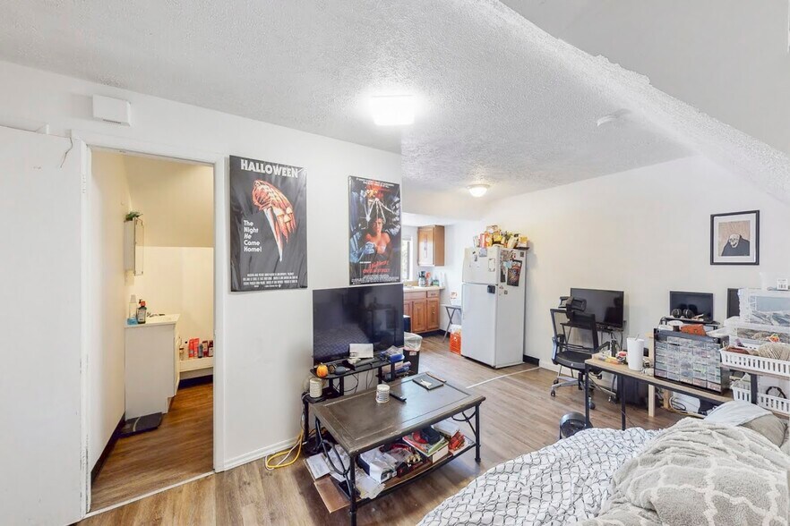 More Photos Of 420 Broadway Ave, McKees Rocks Apartments For Sale