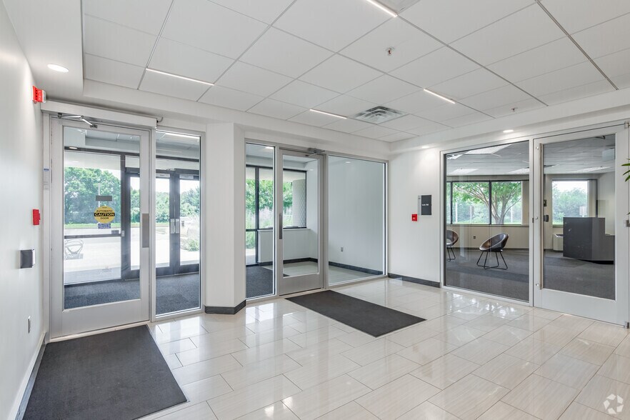 More Photos Of 110 Thomas Johnson Dr, Frederick Office For Lease