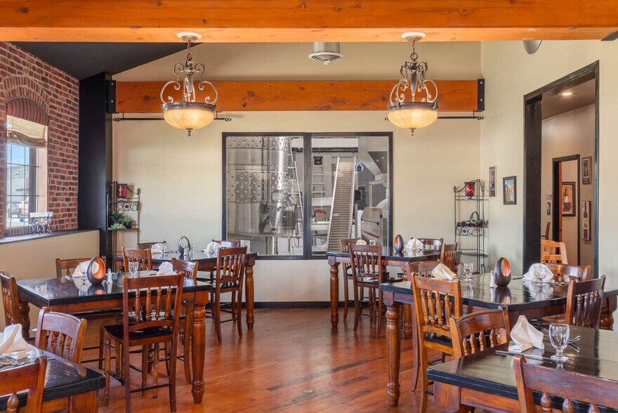 More Photos Of 1 Vineyard Way, Wenatchee Specialty For Sale