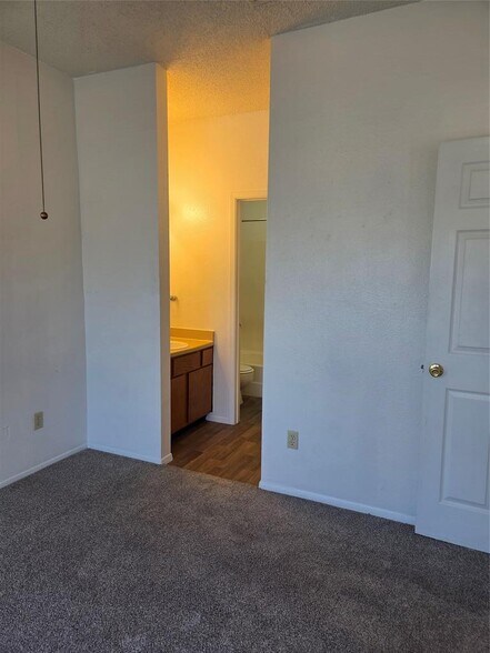 More Photos Of 2421 W Slaughter Ln, Austin Multifamily For Sale