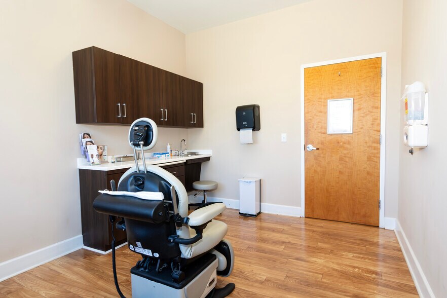 More Photos Of 1600 Lake Murray Blvd, Columbia Medical For Lease
