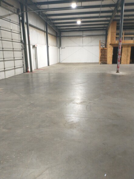 More Photos Of 1902 Eisenhower Dr N, Goshen Industrial For Lease