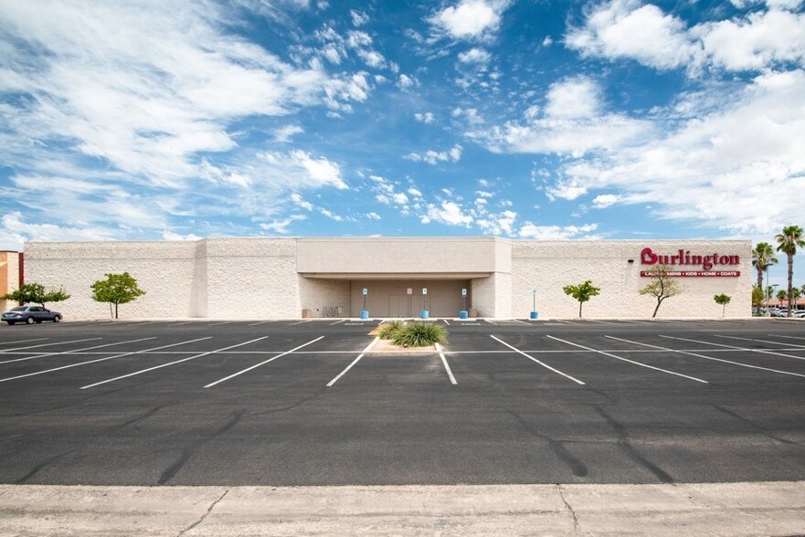 More Photos Of 3660 S 16th Ave, Tucson Department Store For Lease