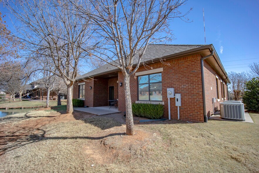 More Photos Of 9433 N Kelley Ave, Oklahoma City Office For Sale