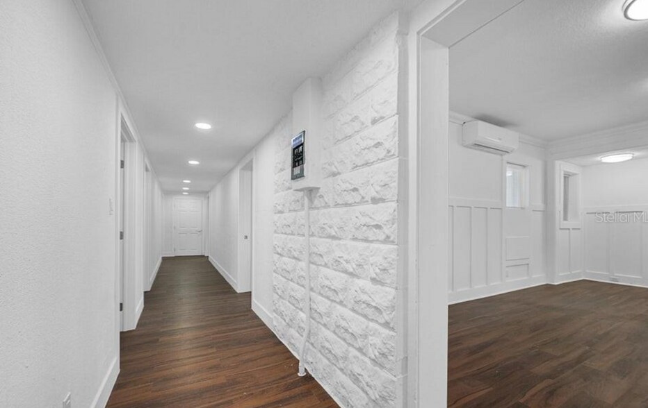More Photos Of 934 S Ridgewood Ave, Daytona Beach Sorority Fraternity House For Sale