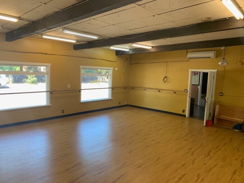 More Photos Of 245 Van Buren St, Eugene Freestanding For Lease