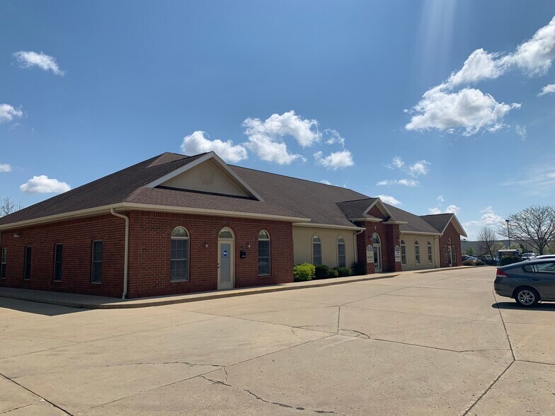 More Photos Of 3652 Rome Dr, Lafayette Medical For Lease