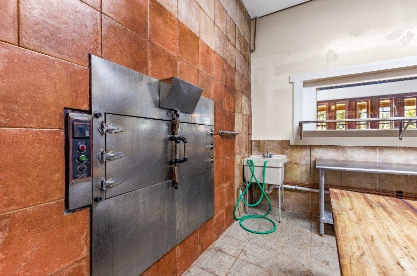 More Photos Of 4840 Strauss Ave, Indian Head Restaurant For Lease