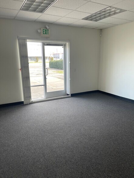 More Photos Of 11760 Slauson Ave, Santa Fe Springs Manufacturing For Lease