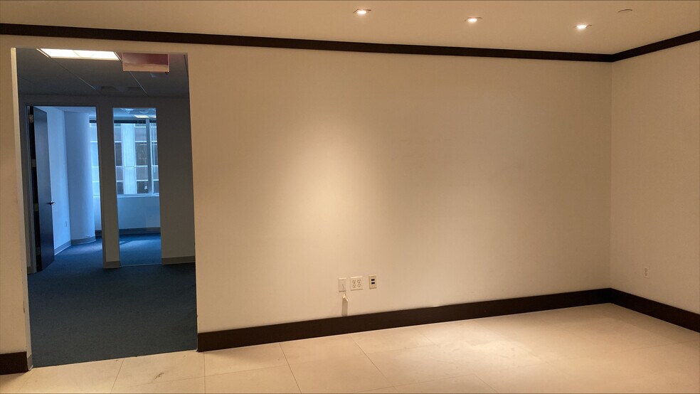 More Photos Of 805 Third Ave, New York Office For Lease