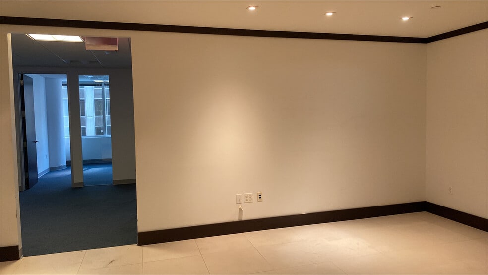 More Photos Of 805 Third Ave, New York Office For Lease