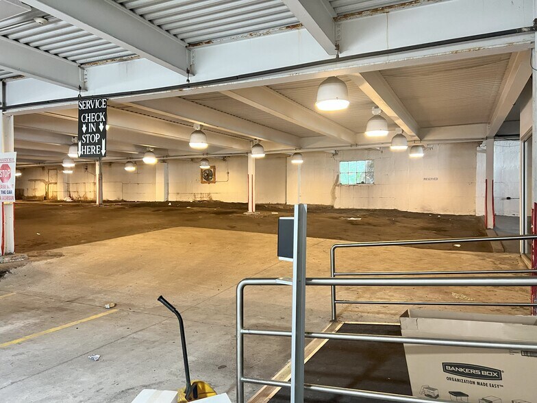 More Photos Of 1245 Central Park Ave, Yonkers Auto Dealership For Lease