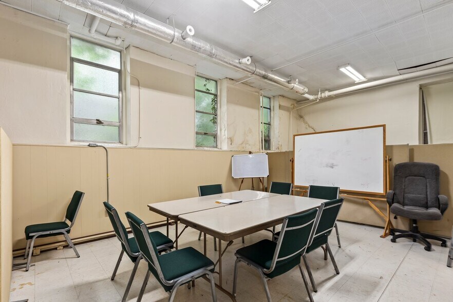 More Photos Of 1517 McCausland Ave, Saint Louis Specialty For Sale