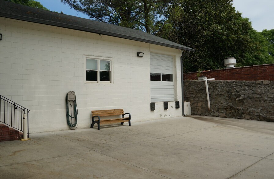 More Photos Of 665 Antone St NW, Atlanta Flex For Sale