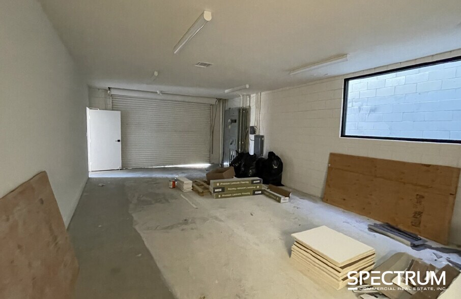 More Photos Of 23012 Ventura Blvd, Woodland Hills Loft Creative Space For Sale