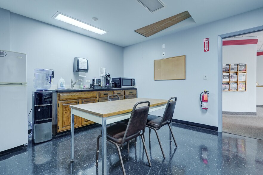 More Photos Of 40 Rutter St, Rochester Office For Sale