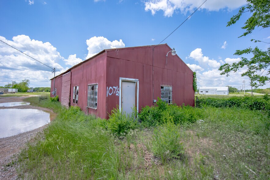 More Photos Of 107.5 4th, Lindsay Land For Sale