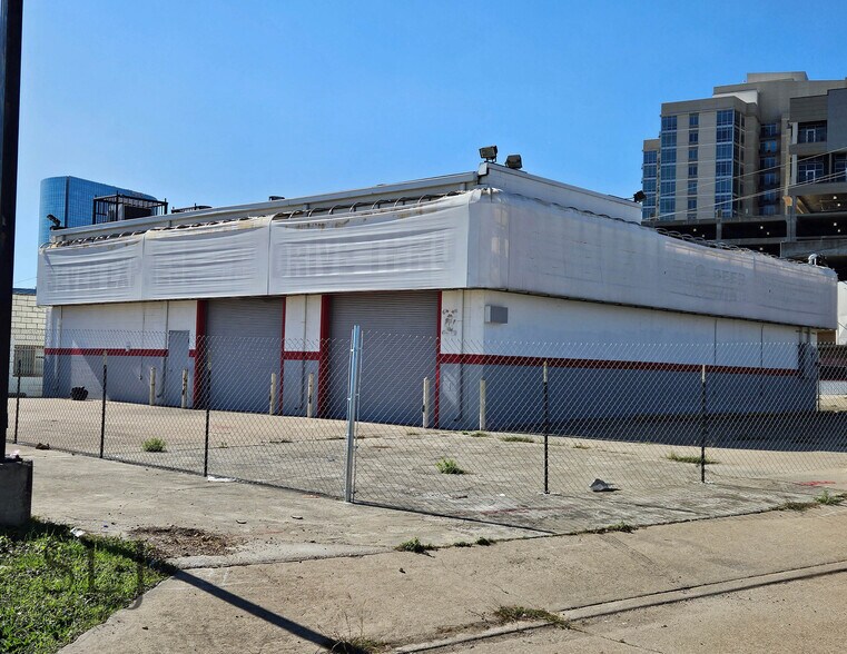 More Photos Of 6850 Greenville Ave, Dallas Convenience Store For Lease