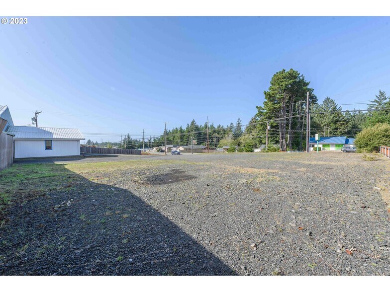 More Photos Of 1515 Newmark Ave, Coos Bay Auto Dealership For Sale