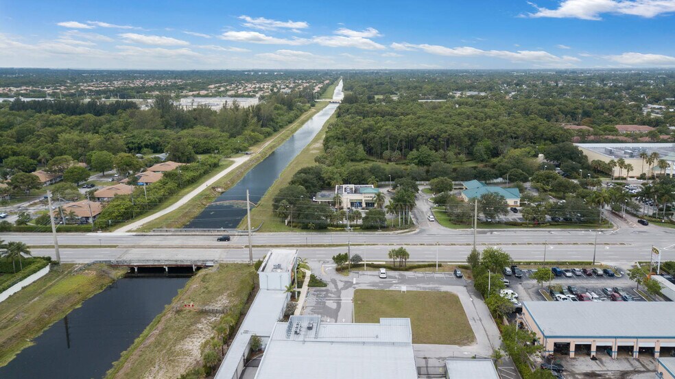 More Photos Of 4931 S Military Trl, Green Acres Bank For Lease