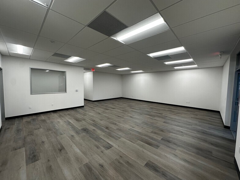 More Photos Of 15610-15630 S Figueroa St, Gardena Warehouse For Lease