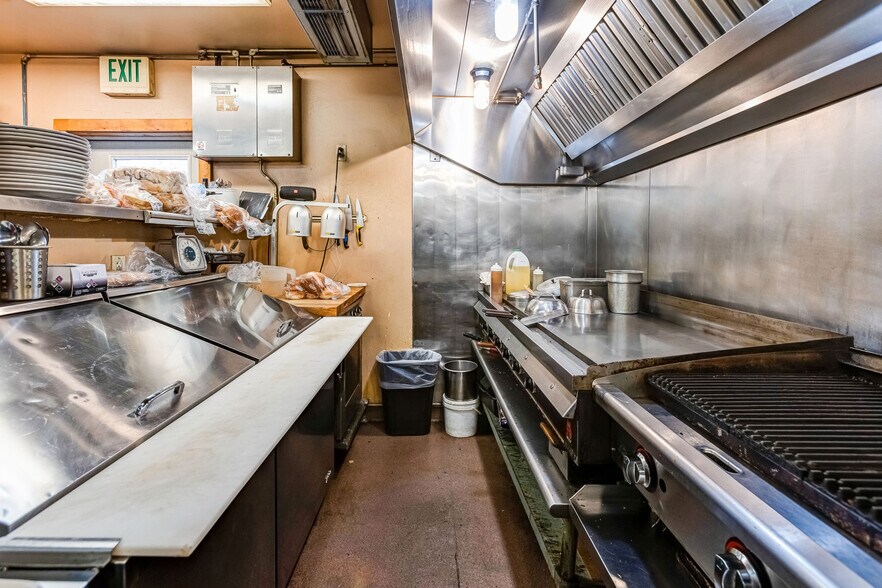 More Photos Of 263 N Main St, Donnelly Restaurant For Sale