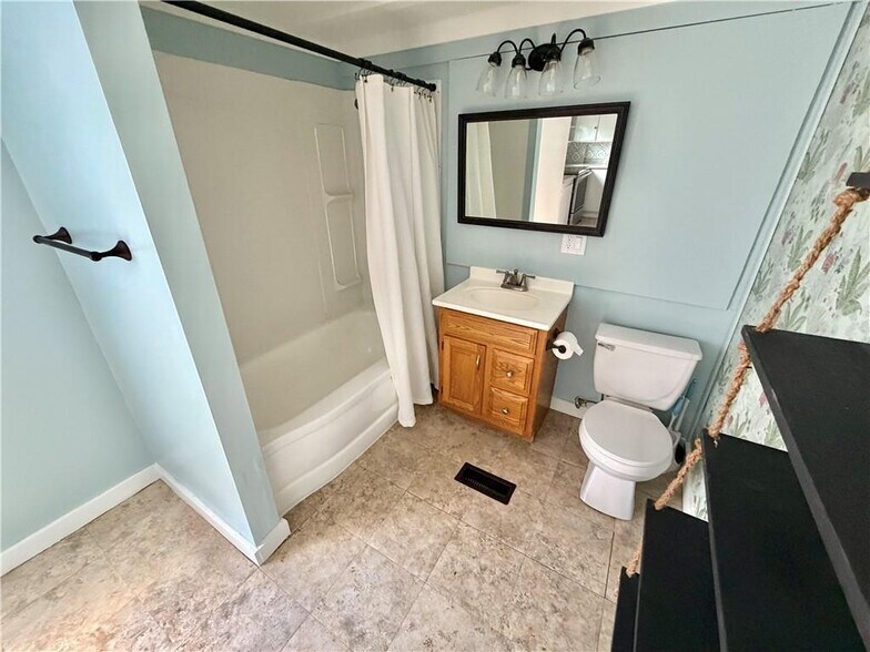 More Photos Of 35 Eaton Ave, Norwich Apartments For Sale