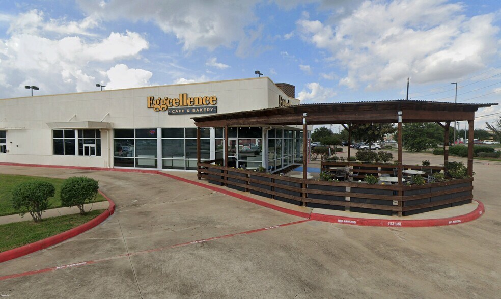 More Photos Of 3030 Business Center Dr, Pearland Fast Food For Lease