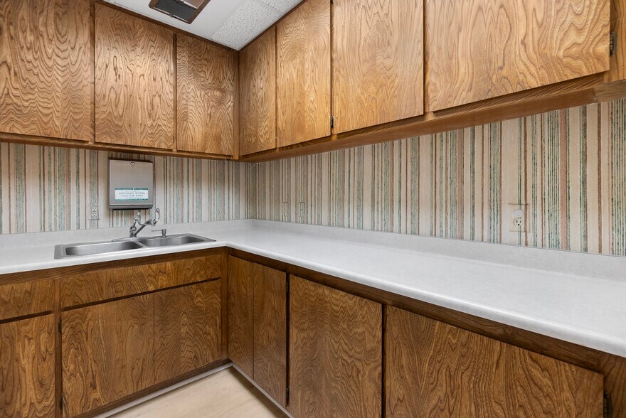 More Photos Of 361-397 N San Jacinto St, Hemet Medical For Sale