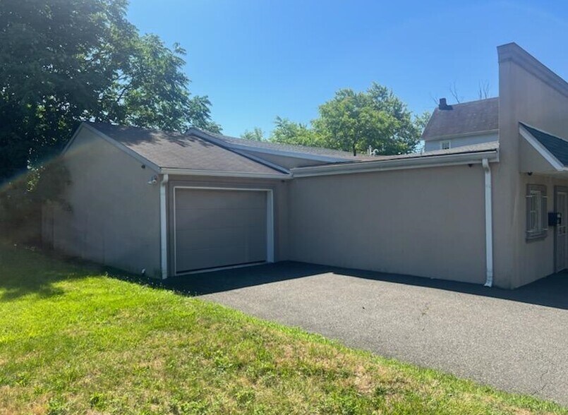 More Photos Of 357 Elf Rd, Sewaren Light Distribution For Sale