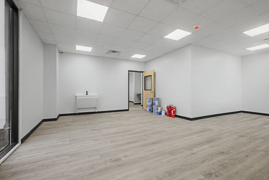 More Photos Of 207 Iris Dr, Hendersonville Daycare Center For Sale