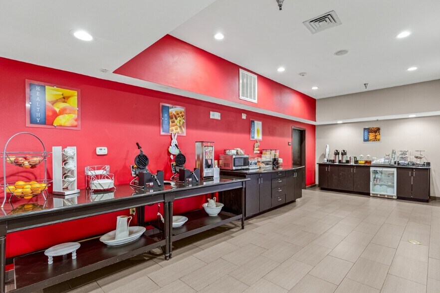 More Photos Of 1008 Sheppard Rd, Burkburnett Hotel For Sale