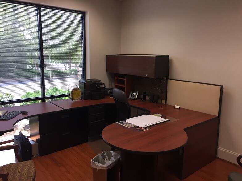 More Photos Of 1424 N Brown Rd, Lawrenceville Office For Sale