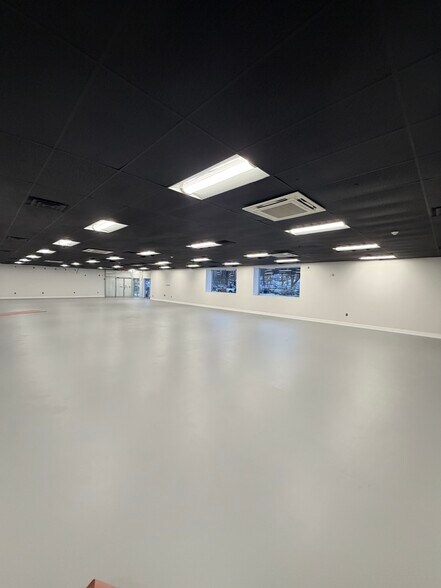 More Photos Of 611 Dutchess Tpke, Poughkeepsie Freestanding For Lease