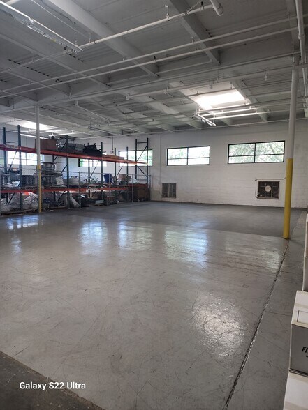 More Photos Of 746 Gotham Pky, Carlstadt Warehouse For Lease