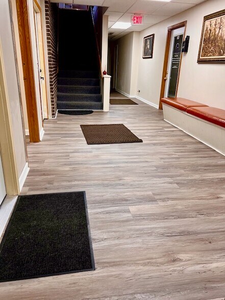 More Photos Of 1645 Irving Park Rd, Hanover Park Medical For Lease