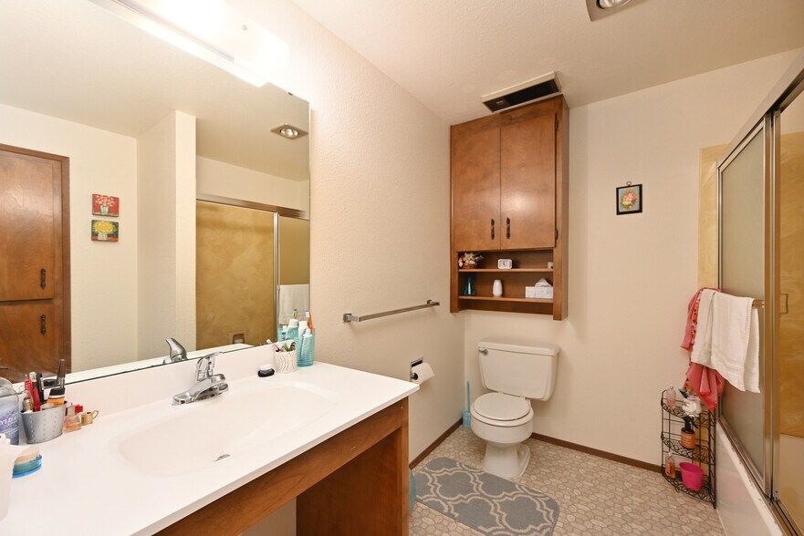 More Photos Of 3323 Oakes Ave, Everett Apartments For Sale