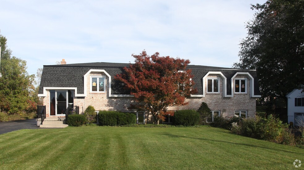 More Photos Of 721 Union Rd, West Seneca Medical For Sale